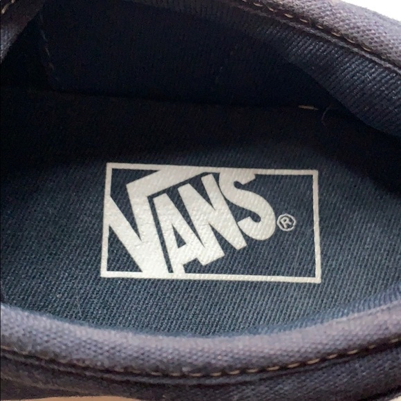 Vans - Picture 4 of 5